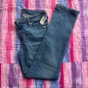 Gap Classic straight medium wash size 4/27 regular  jeans